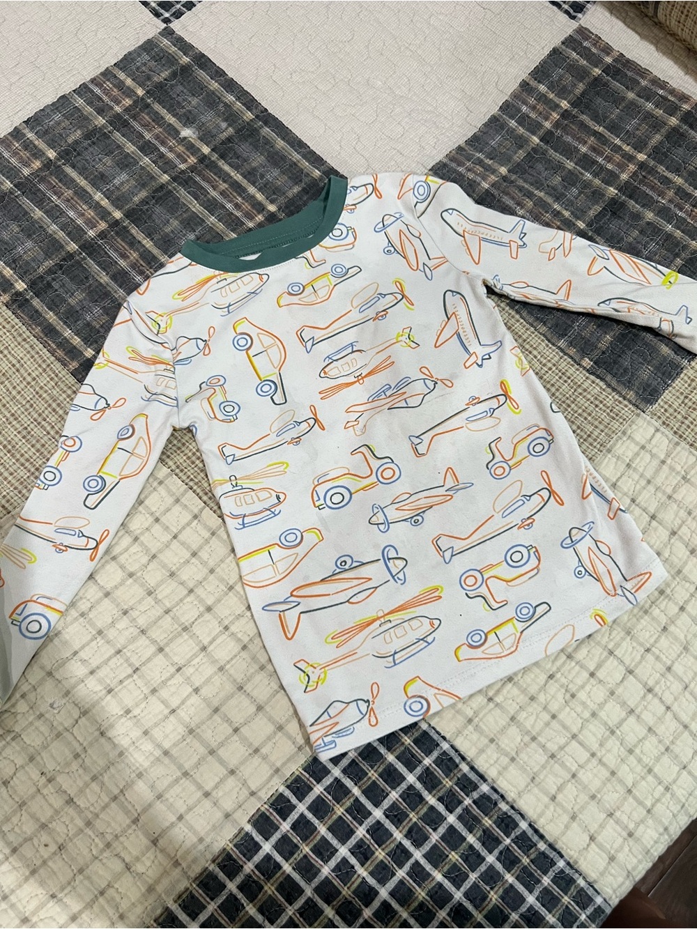 Bundle 3T Boys Tops, Joggers, Pajamas (15 items) - Picture 2 of 8